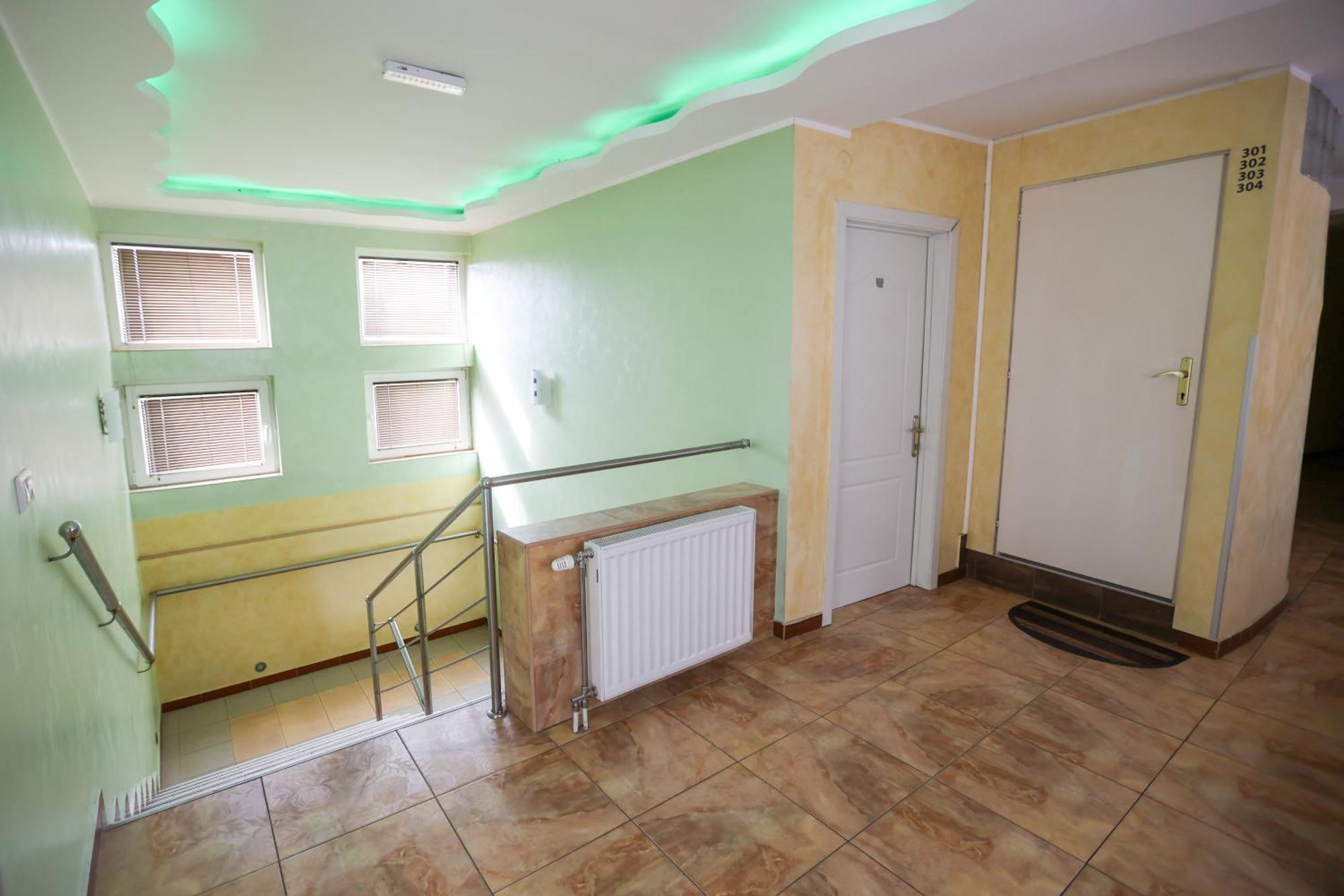 Marex Centar Hotel Jabuka Exterior photo