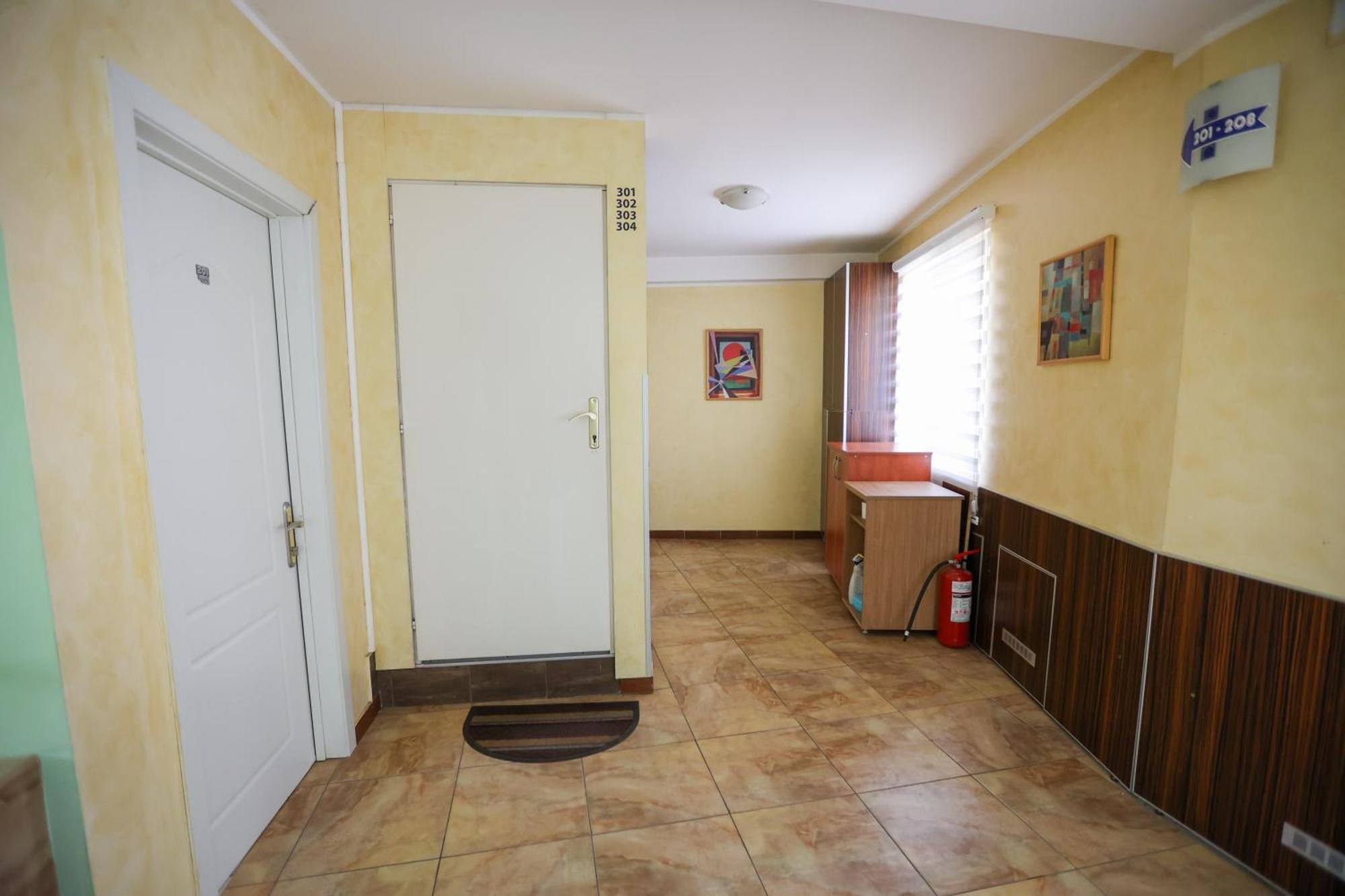 Marex Centar Hotel Jabuka Exterior photo