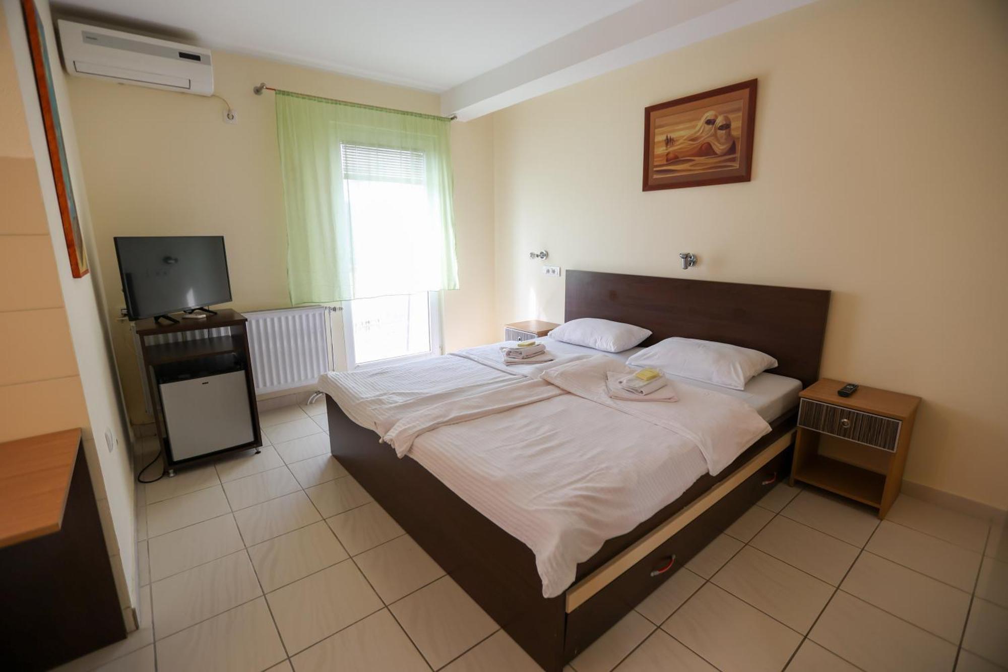 Marex Centar Hotel Jabuka Exterior photo