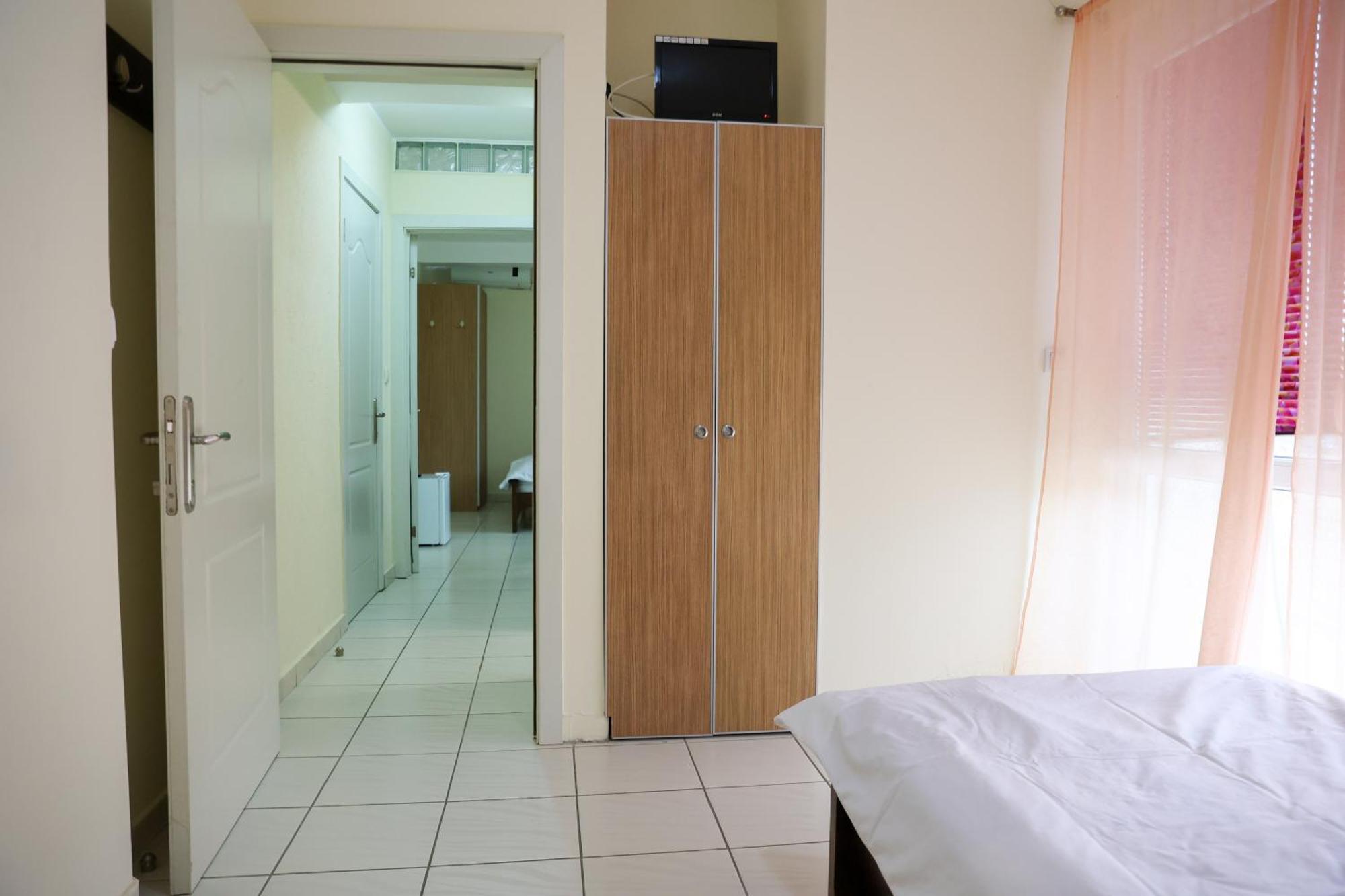 Marex Centar Hotel Jabuka Exterior photo