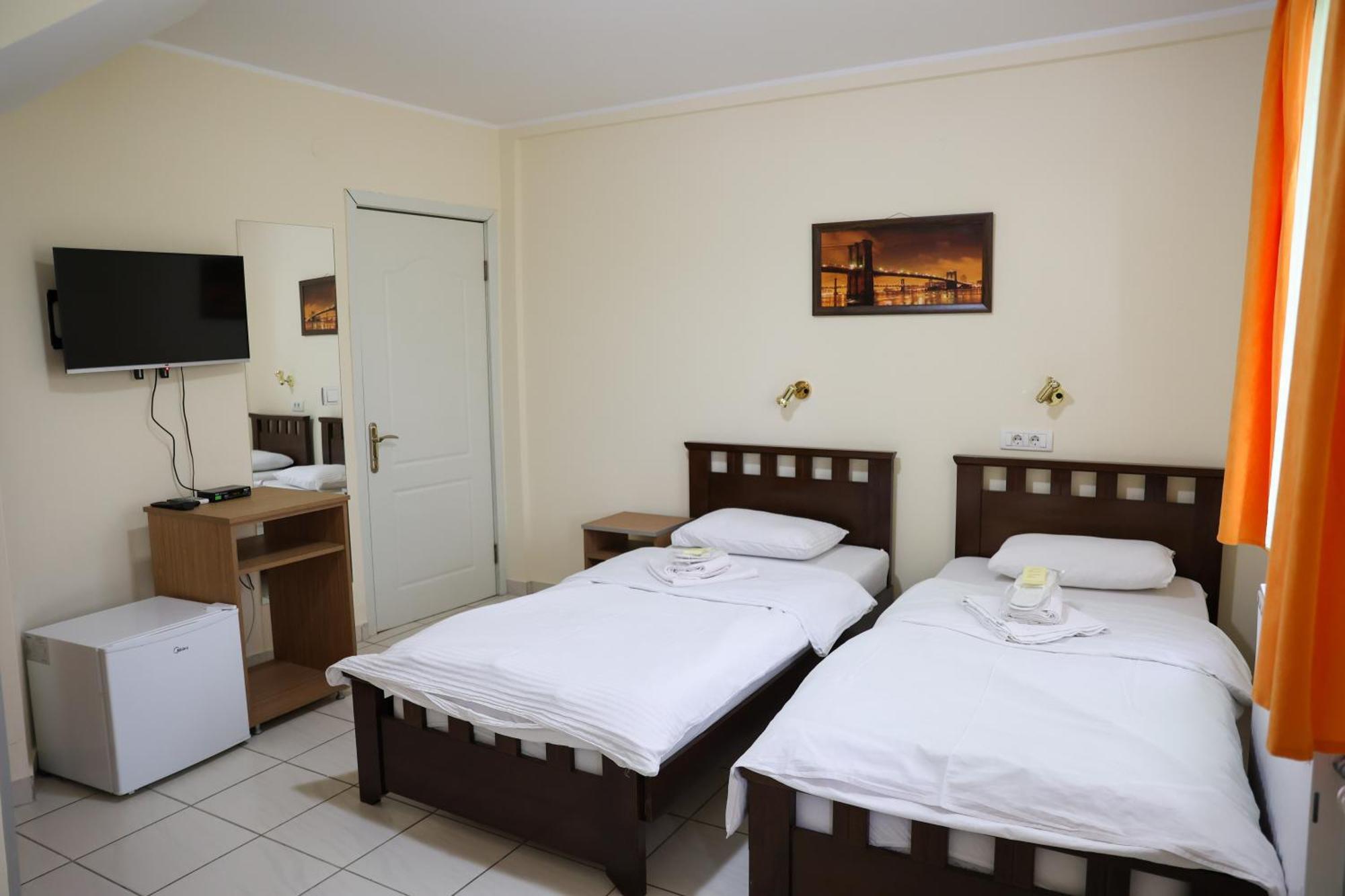Marex Centar Hotel Jabuka Exterior photo
