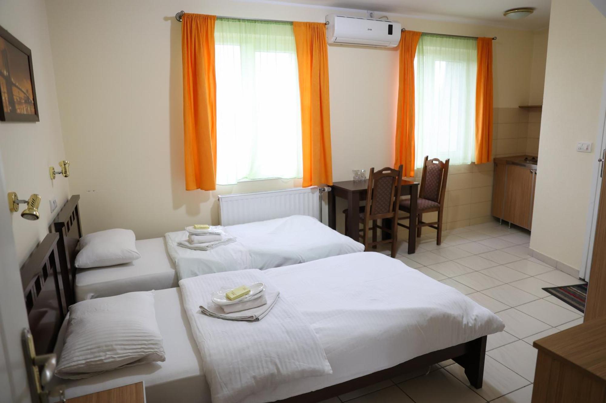 Marex Centar Hotel Jabuka Exterior photo